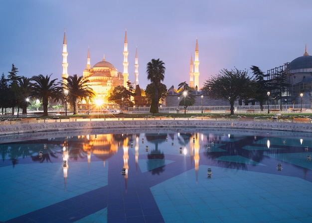 Zdjęcie w stylu vintage przedstawiające Błękitny Meczet Sultanahmet
