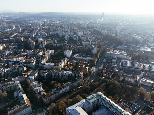 Zdjęcie z drona zachodu słońca nad dzielnicami Nowy Belgrad i Zemum Serbia Europa 4K