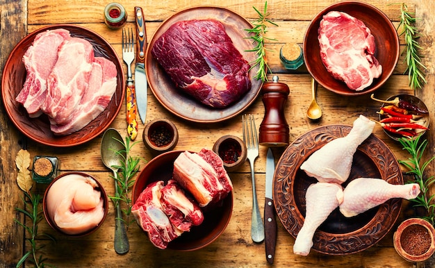 Zdjęcie zestaw surowego mięsa