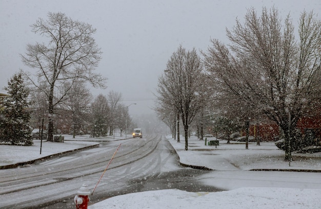 Zima krajobrazowa ulica miasteczko zakrywał śnieg bruk Kanada usa