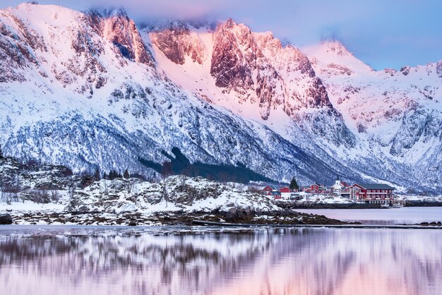 Zimowe jezioro w Norwegii