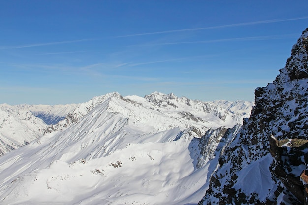 Zimowy krajobraz górski Alpy w ośrodku narciarskim Sölden Austria