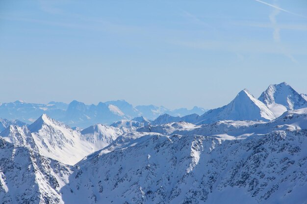 Zimowy krajobraz górski Alpy w ośrodku narciarskim Sölden Austria