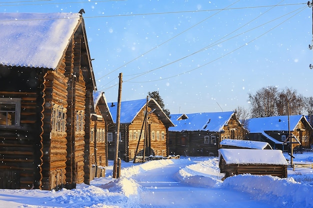 zimowy krajobraz rosyjska wioska na północ drewniany dom