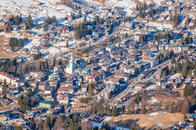 Zimowy widok na miasto Cortina d'Ampezzo