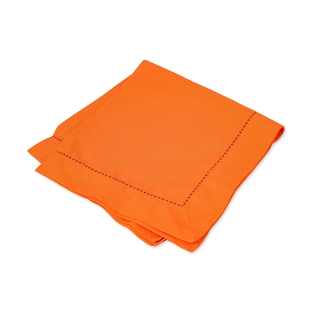 Złożona serwetka tkanki pomarańczowy samodzielnie na białym tle