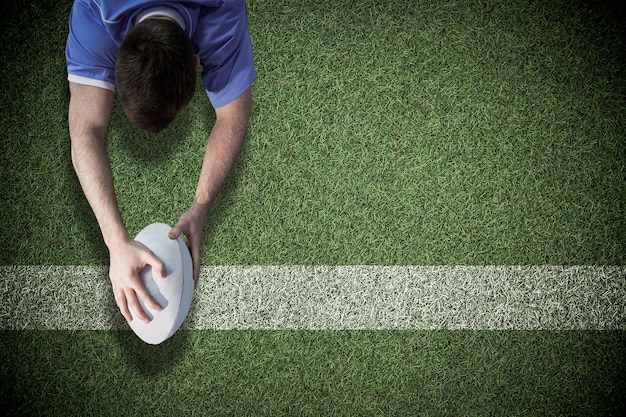 Złożony Obraz Gracza Rugby, Który Zdobywa Próbę