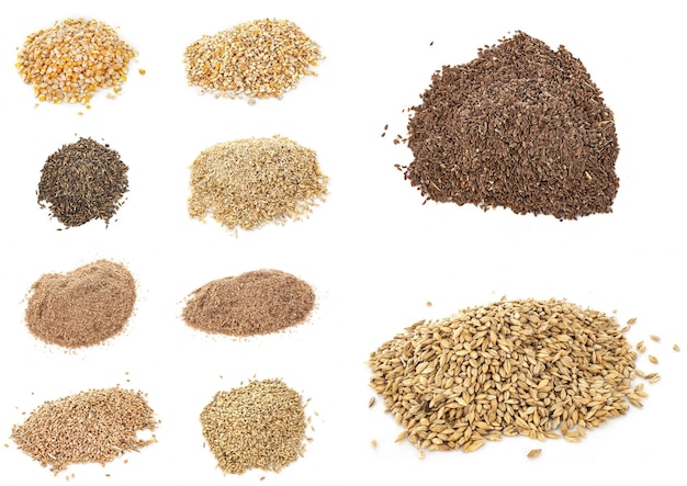 złożony obraz zbóż przeznaczonych na pokarm dla zwierząt