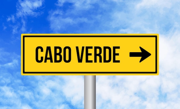 Zdjęcie znak drogowy cabo verde na tle nieba