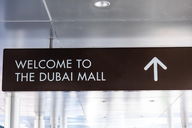 Znak "Witaj w Dubai Mall"