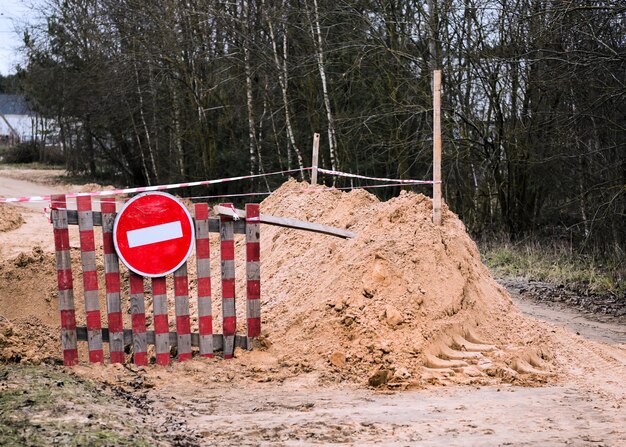 Zdjęcie znak wjazdu do robót drogowych jest zabroniony