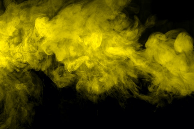 Żółta Chmura Dymu Na Czarnym Tle