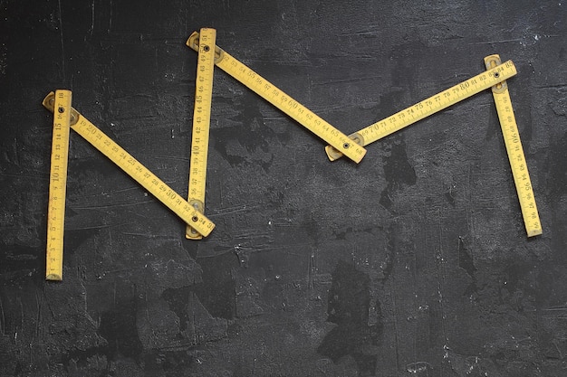 Zdjęcie Żółta taśma miernicza do ruletki narzędziowej lub linijki szablon taśmy mierniczej w centymetrach