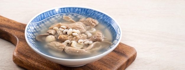 Zupa Four Tonics Pyszne tradycyjne chińskie ziołowe jedzenie