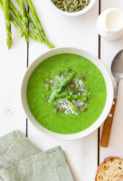Zupa krem z zielonych szparagów Zdrowe odżywianie Jedzenie wegetariańskie Dieta