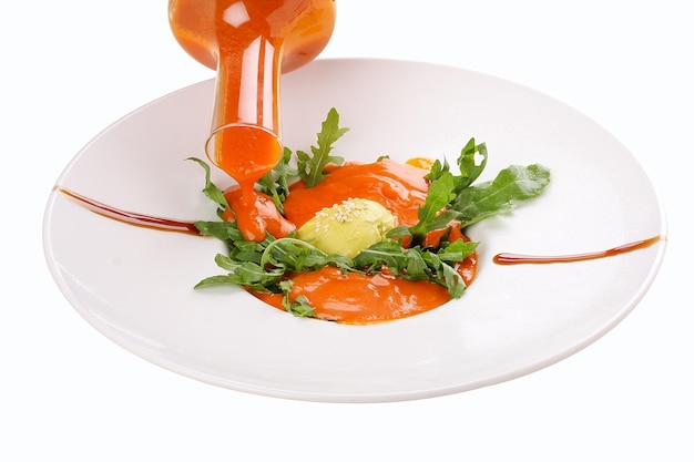 Zupa pomidorowa Gazpacho Hiszpański zimny naczynie Na białym tle