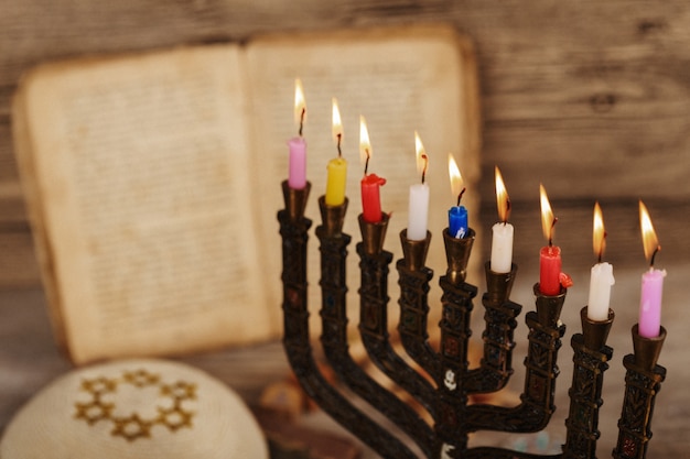 Żydowskie święto hannukah symbole - menora