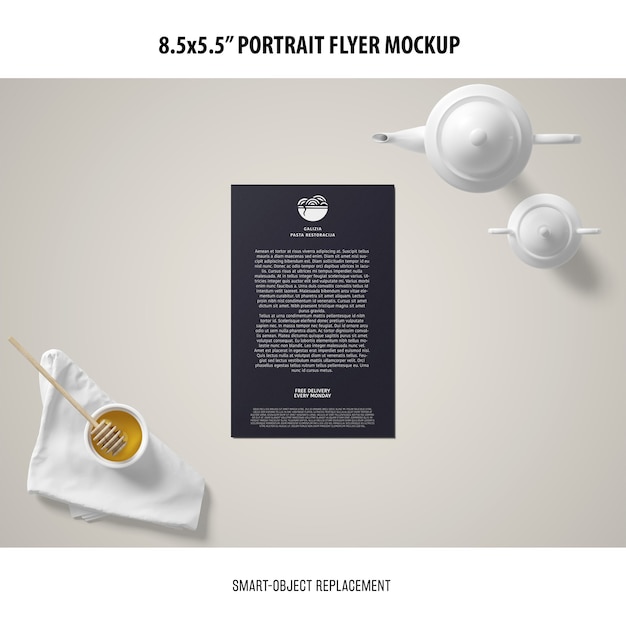 5.5x8.5 '' portret flyer mockup