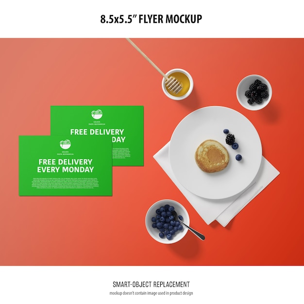 Gratis PSD 8.5x5.5 flyer mockup