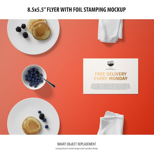 Gratis PSD 8.5x5.5 flyer mockup