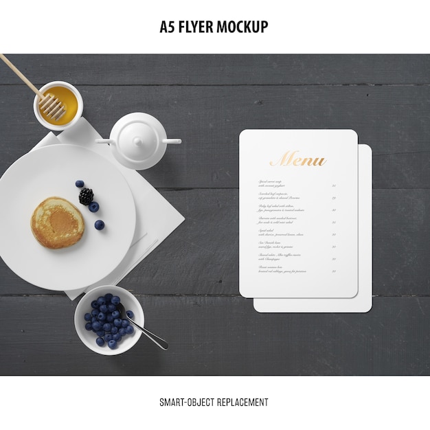 PSD gratuito a5 flyer mockup