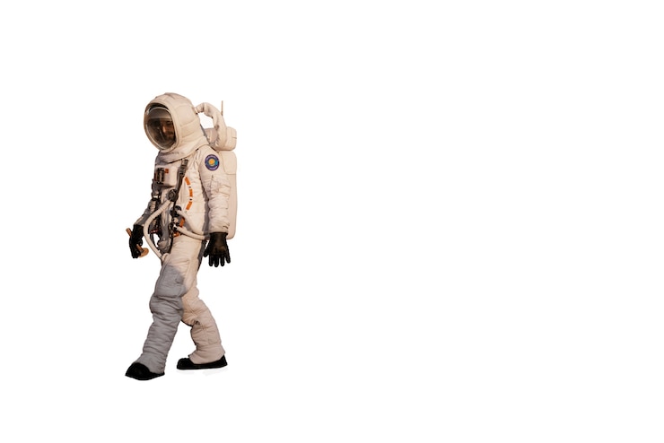 PSD Gratis astronaut mengenakan pakaian luar angkasa