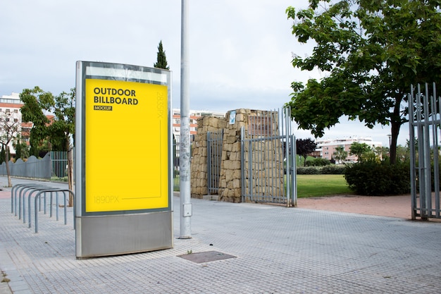 Gratis PSD buiten reclamebord in de stad