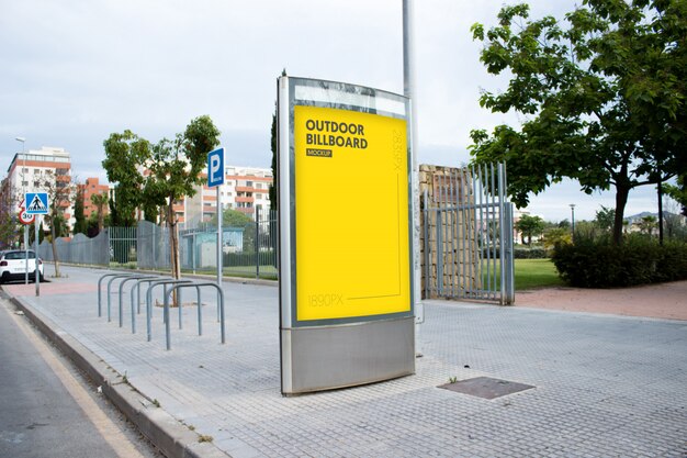 buiten reclamebord in de stad