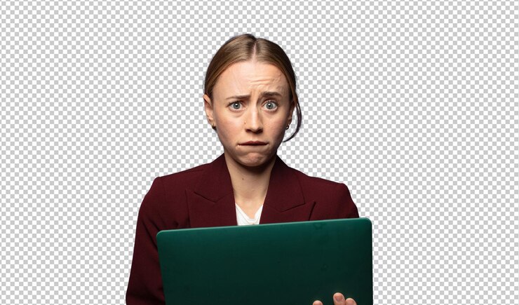 PSD Gratis businesswoman using a laptop