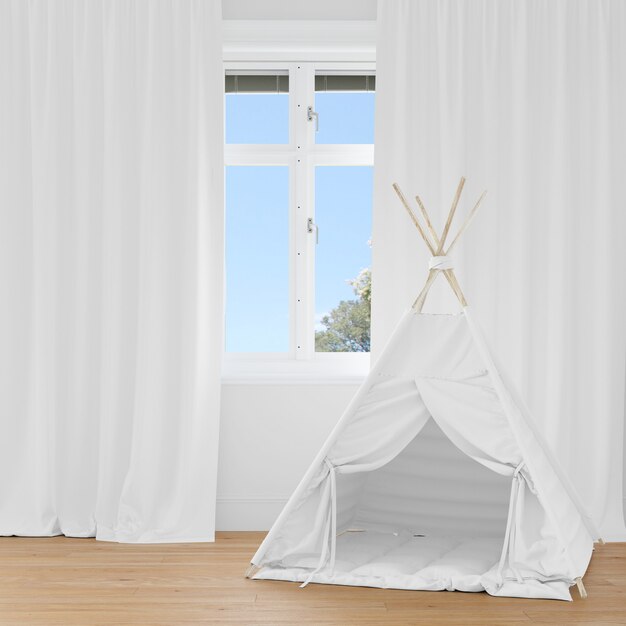 Camera con tenda bianca