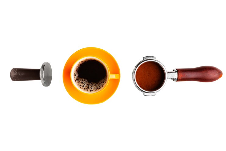 PSD Gratis cangkir kopi terisolasi