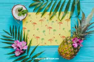 PSD gratuito composición tropical de verano con piña