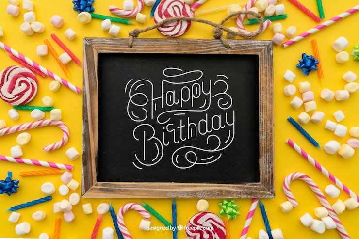 PSD gratuito concepto de cumpleaños con pizarra