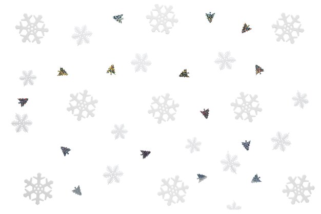 Los copos de nieve de Navidad aislados.