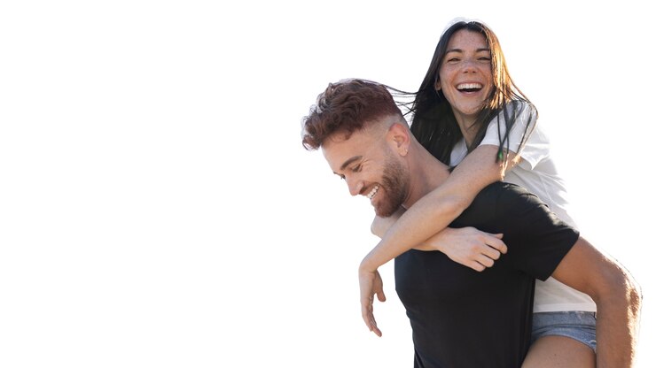 PSD gratuito coppia di foto media che posano insieme