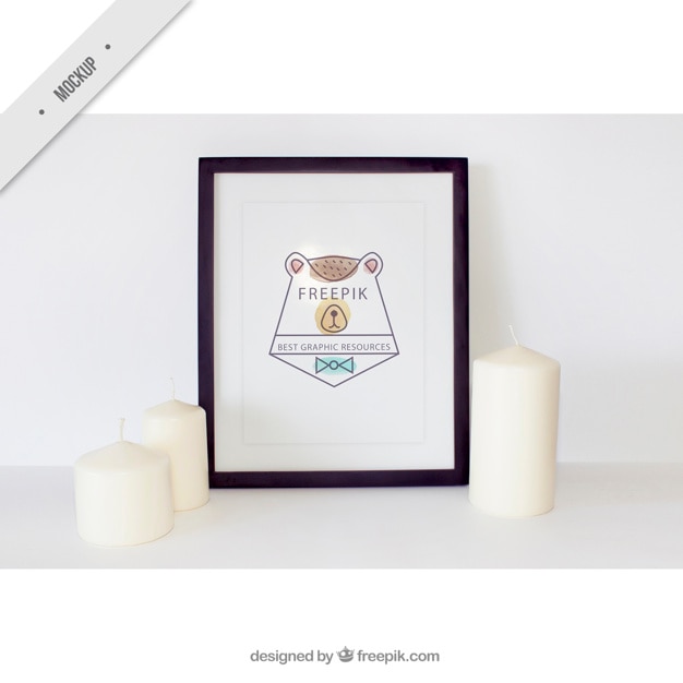 PSD gratuito decorativo mockup telaio con candele bianche