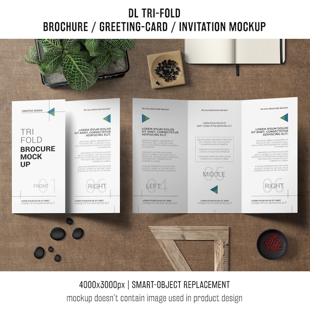 Gratis PSD driebladige brochure of uitnodiging mockup stilleven concept