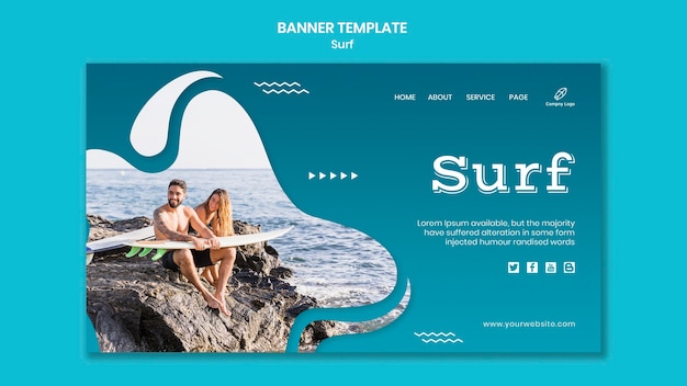 Gratis PSD echtpaar dat met surfplanken op rotsenbanner zit