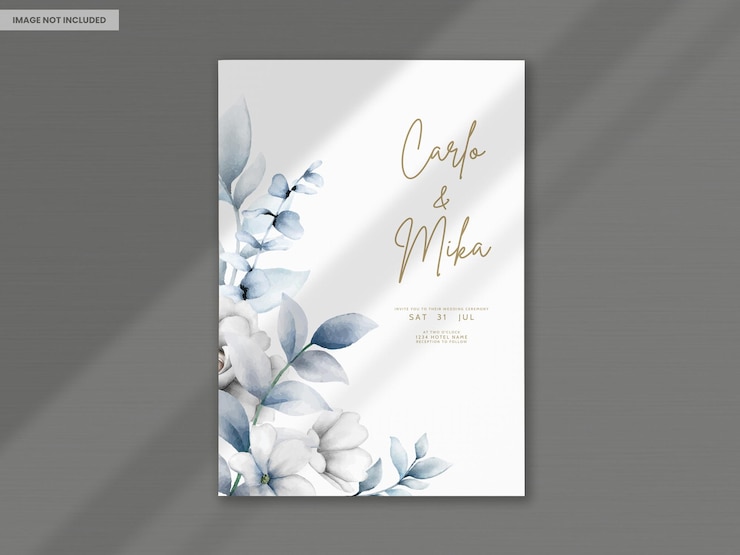 PSD gratuito elegante biglietto d'invito per matrimonio con bellissima ghirlanda floreale