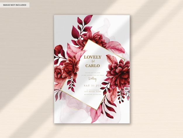 Gratis PSD elegante rode kastanjebruine bloemen bruiloft uitnodiging kaartsjabloon