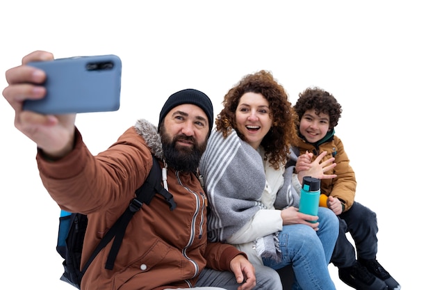 Familia en vista delantera tomando una selfie