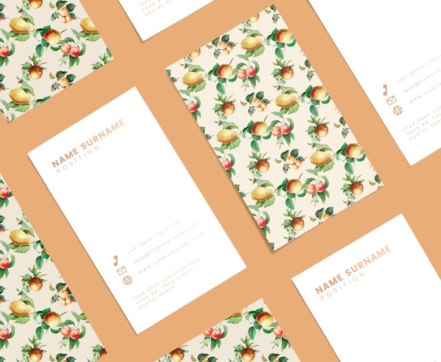 Gratis PSD floral naamkaart ontwerp