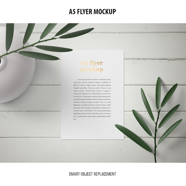 Flyer Mockup op een desktop