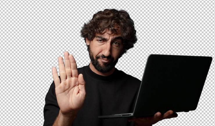 PSD gratuito giovane uomo pazzo barbuto con un laptop
