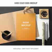 Gratis PSD hardcover boekmodel met kantoorconcept