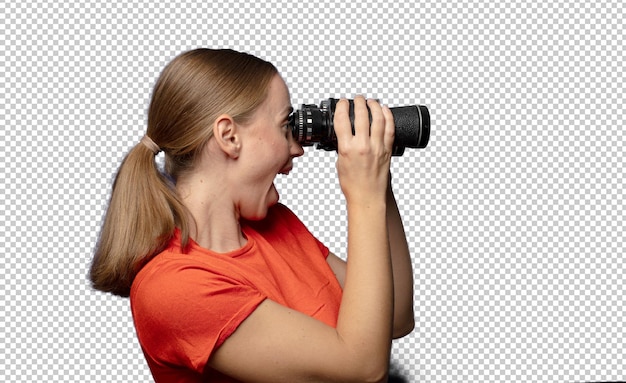 joven rubia con binoculares