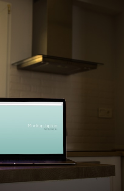 laptop mockup in de keuken