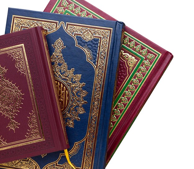 libro del Corano isolato
