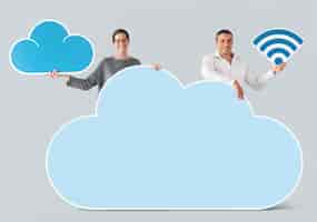 Gratis PSD mensen houden van wolk en technologie iconen