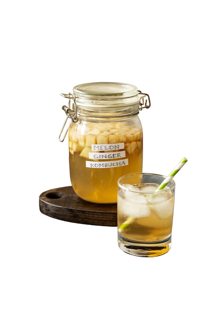 PSD Gratis minuman kombucha terisolasi